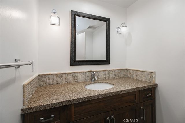 19291 Berclair Lane, Tarzana, CA 91356