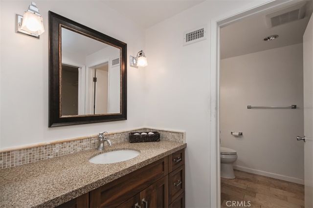 19291 Berclair Lane, Tarzana, CA 91356