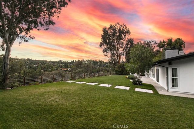 19291 Berclair Lane, Tarzana, CA 91356