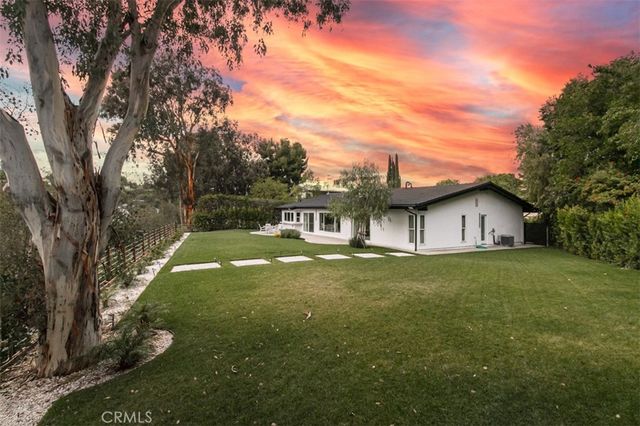 19291 Berclair Lane, Tarzana, CA 91356