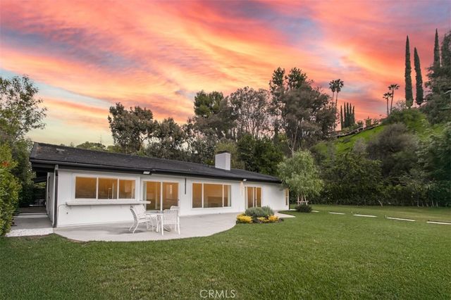 19291 Berclair Lane, Tarzana, CA 91356