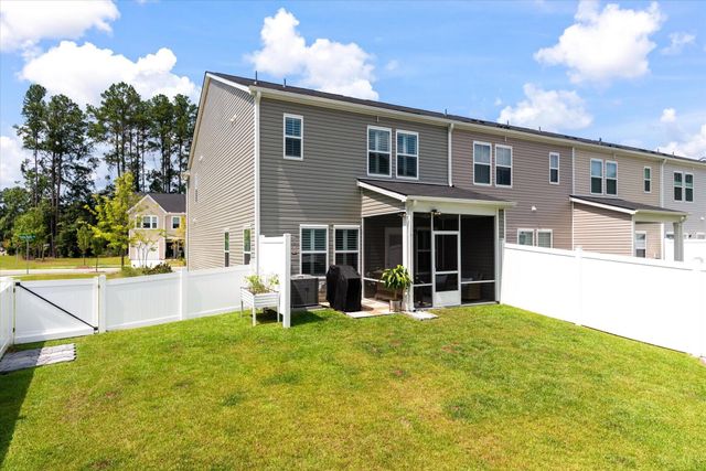 8702 Silver Perch Lane, North Charleston, SC 29420