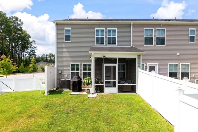 8702 Silver Perch Lane, North Charleston, SC 29420