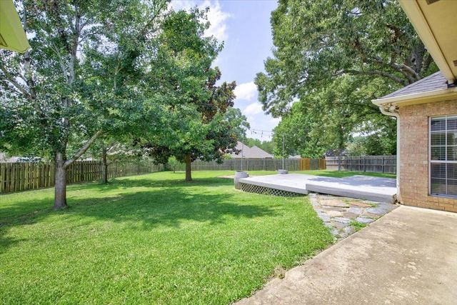18400 Woodhollow Drive, Flint, TX 75762