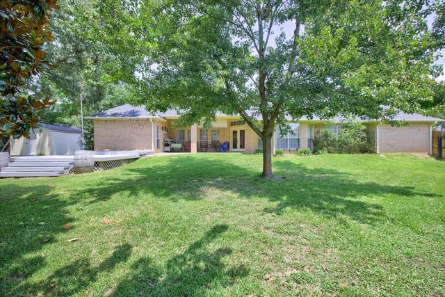 18400 Woodhollow Drive, Flint, TX 75762