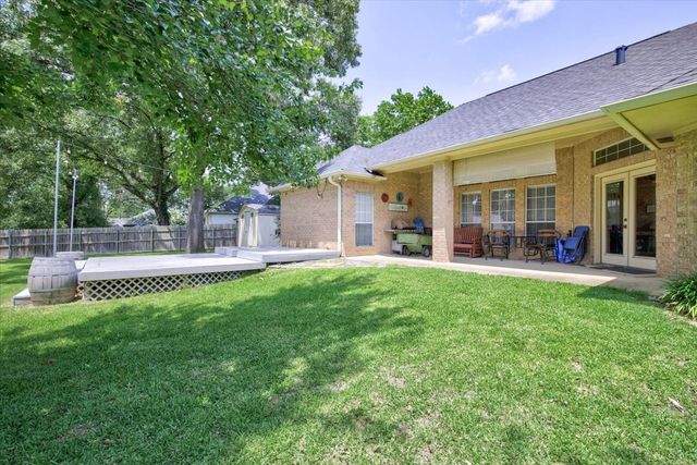18400 Woodhollow Drive, Flint, TX 75762