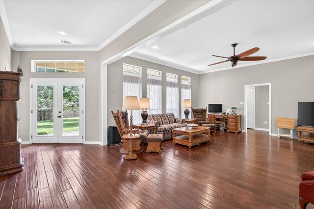 18400 Woodhollow Drive, Flint, TX 75762