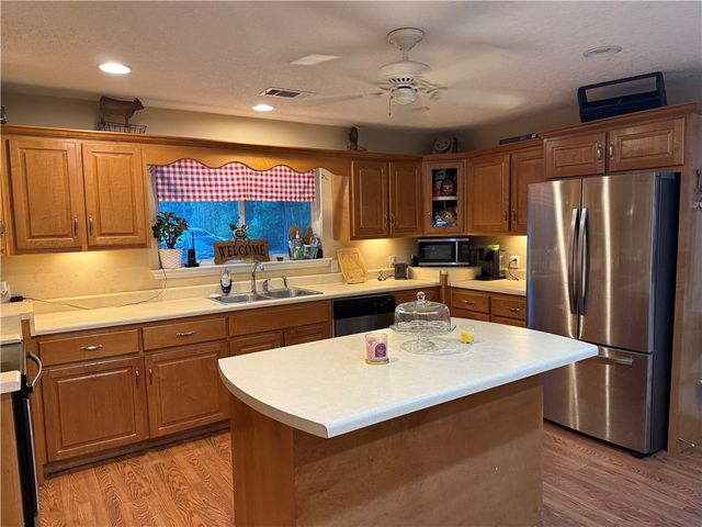 87 Stephen Park Road, Nahunta, GA 31553