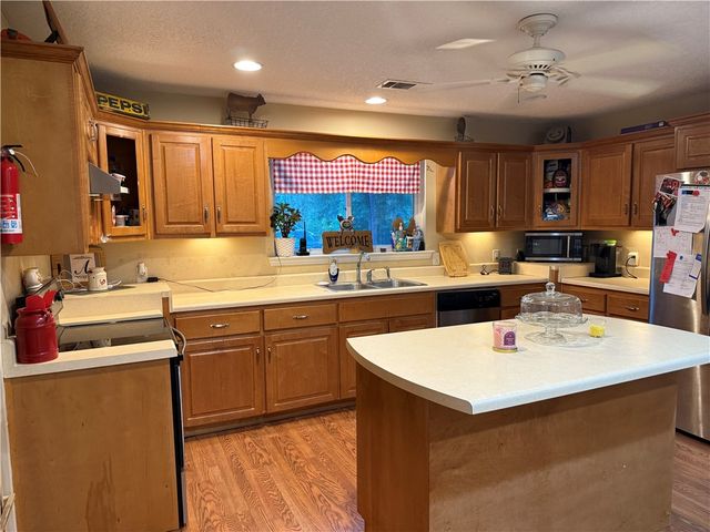 87 Stephen Park Road, Nahunta, GA 31553