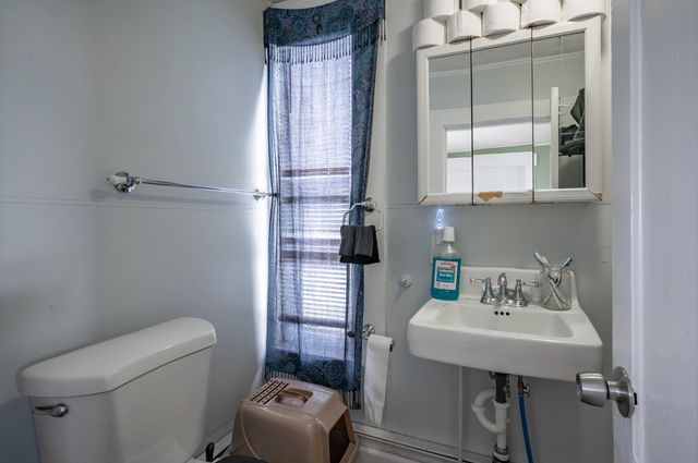 10 Malvern Street, Manchester, NH 03104