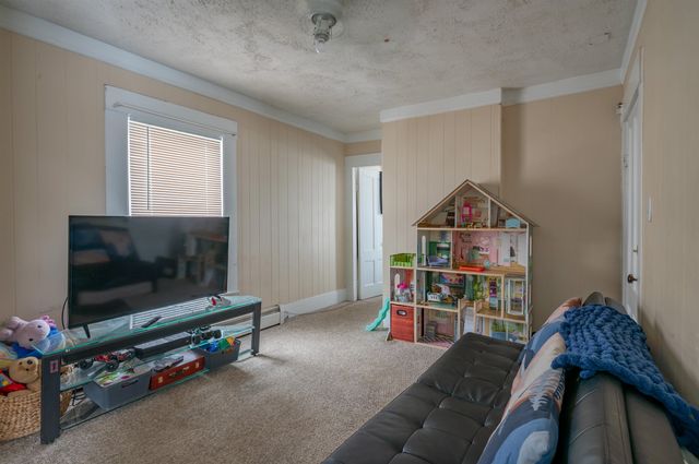 10 Malvern Street, Manchester, NH 03104