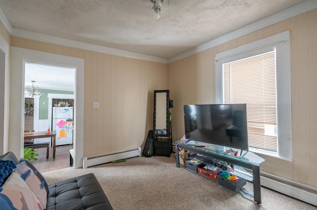 10 Malvern Street, Manchester, NH 03104