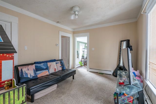 10 Malvern Street, Manchester, NH 03104