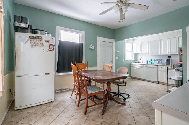 10 Malvern Street, Manchester, NH 03104