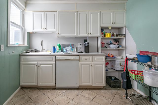 10 Malvern Street, Manchester, NH 03104