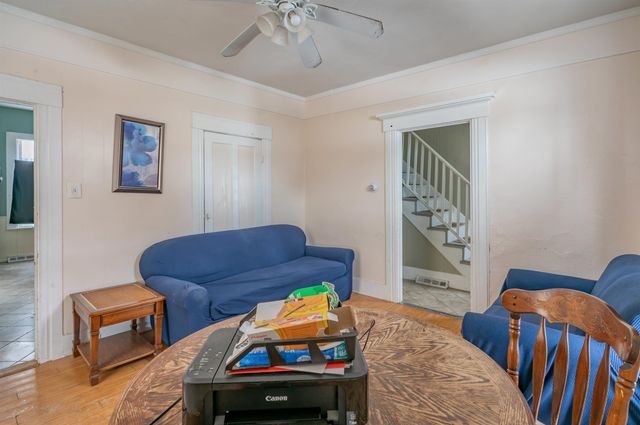 10 Malvern Street, Manchester, NH 03104