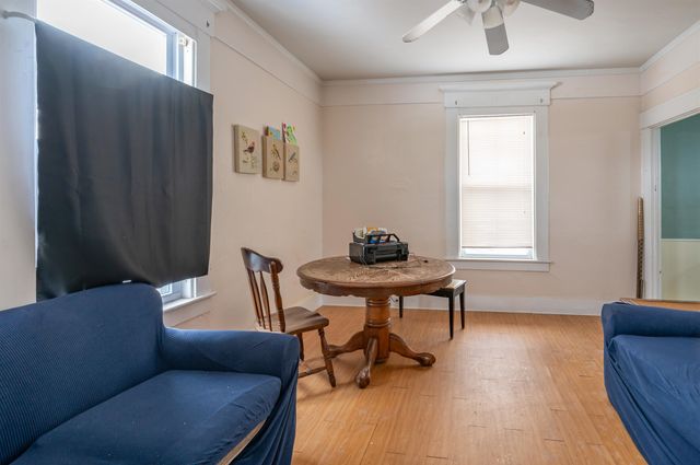 10 Malvern Street, Manchester, NH 03104