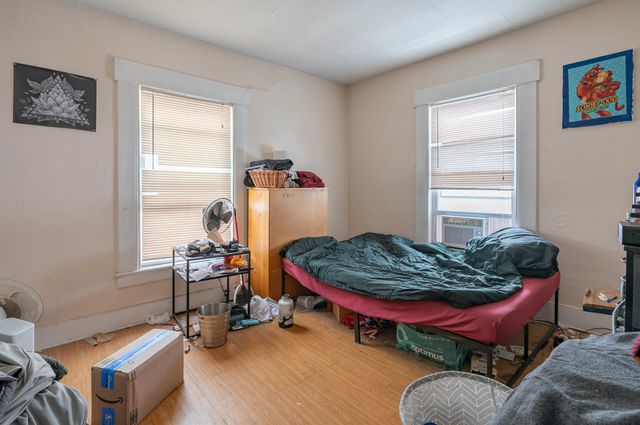 10 Malvern Street, Manchester, NH 03104