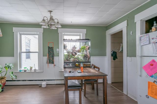 10 Malvern Street, Manchester, NH 03104