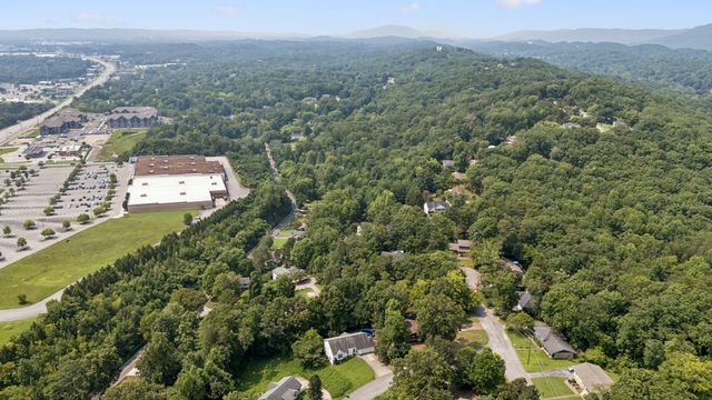 6220 Pine Marr Drive, Hixson, TN 37343