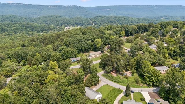 6220 Pine Marr Drive, Hixson, TN 37343