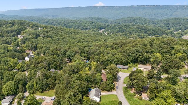 6220 Pine Marr Drive, Hixson, TN 37343