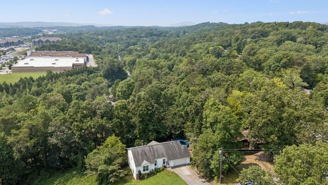 6220 Pine Marr Drive, Hixson, TN 37343