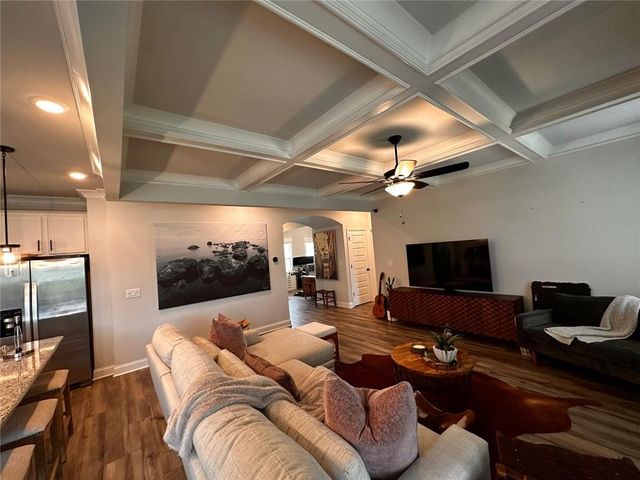 325 Sterling Creek Way, Loganville, GA 30052
