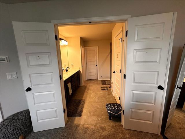 325 Sterling Creek Way, Loganville, GA 30052