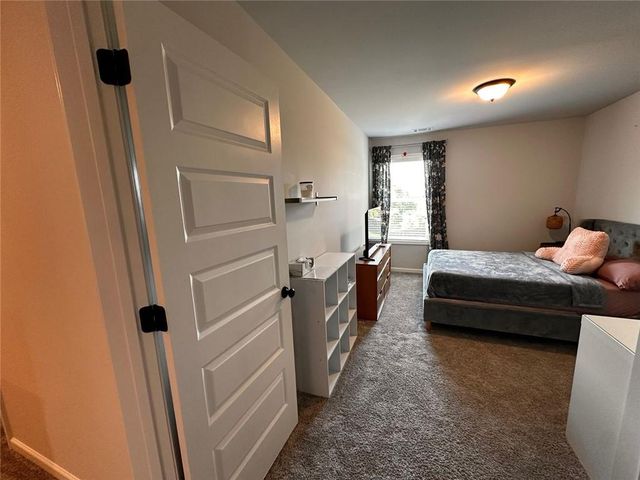 325 Sterling Creek Way, Loganville, GA 30052