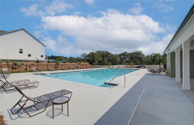 325 Sterling Creek Way, Loganville, GA 30052