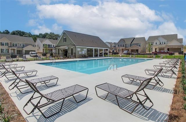 325 Sterling Creek Way, Loganville, GA 30052