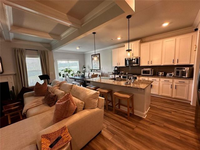 325 Sterling Creek Way, Loganville, GA 30052