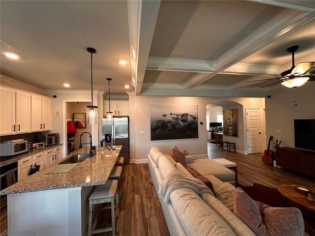 325 Sterling Creek Way, Loganville, GA 30052