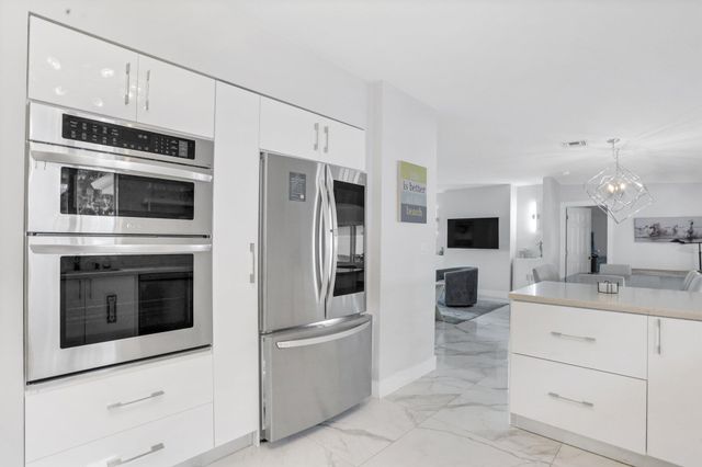 3025 Center Avenue, Fort Lauderdale, FL 33308