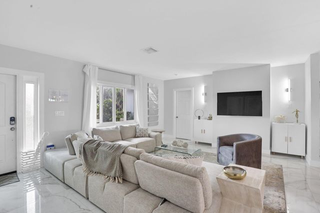 3025 Center Avenue, Fort Lauderdale, FL 33308