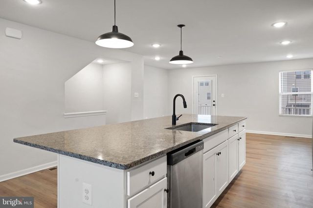 51 THROWER RD, Hedgesville, WV 25427