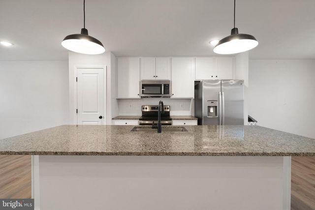 51 THROWER RD, Hedgesville, WV 25427