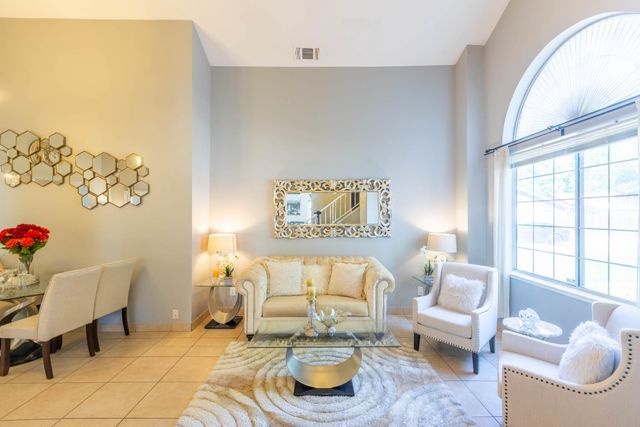 11 Monterosa Ct, Sacramento, CA 95823