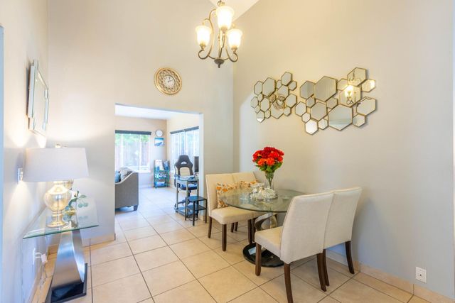 11 Monterosa Ct, Sacramento, CA 95823