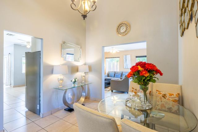 11 Monterosa Ct, Sacramento, CA 95823