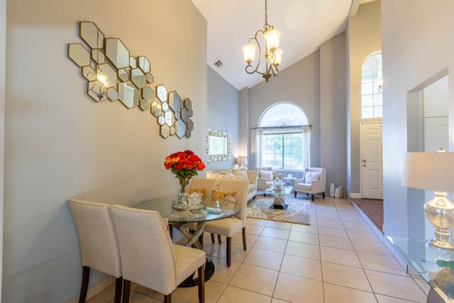 11 Monterosa Ct, Sacramento, CA 95823