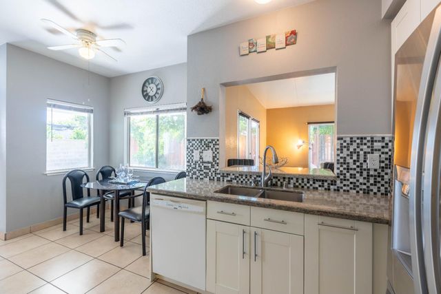 11 Monterosa Ct, Sacramento, CA 95823