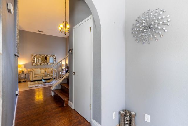 11 Monterosa Ct, Sacramento, CA 95823