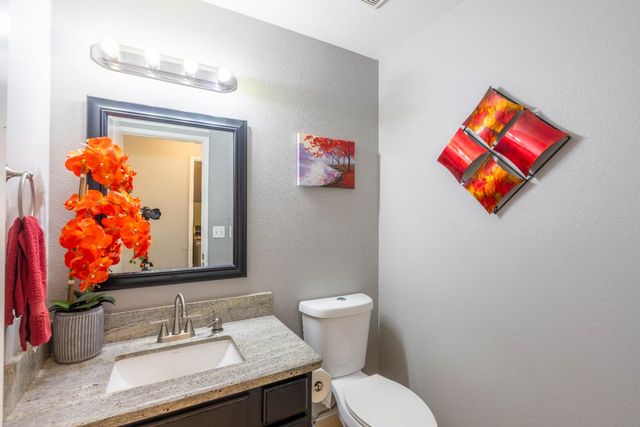 11 Monterosa Ct, Sacramento, CA 95823