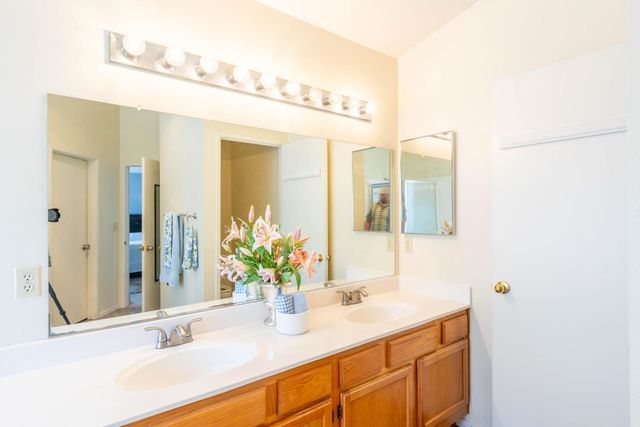 11 Monterosa Ct, Sacramento, CA 95823
