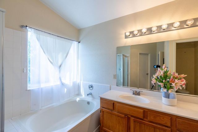 11 Monterosa Ct, Sacramento, CA 95823