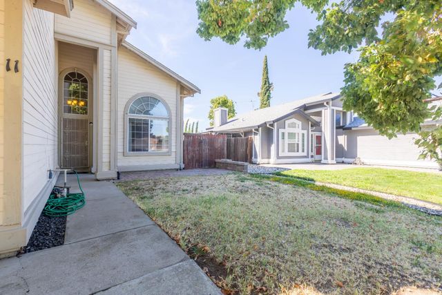 11 Monterosa Ct, Sacramento, CA 95823