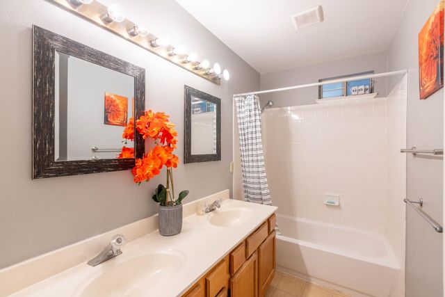 11 Monterosa Ct, Sacramento, CA 95823