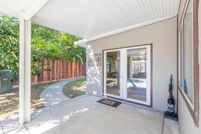 11 Monterosa Ct, Sacramento, CA 95823